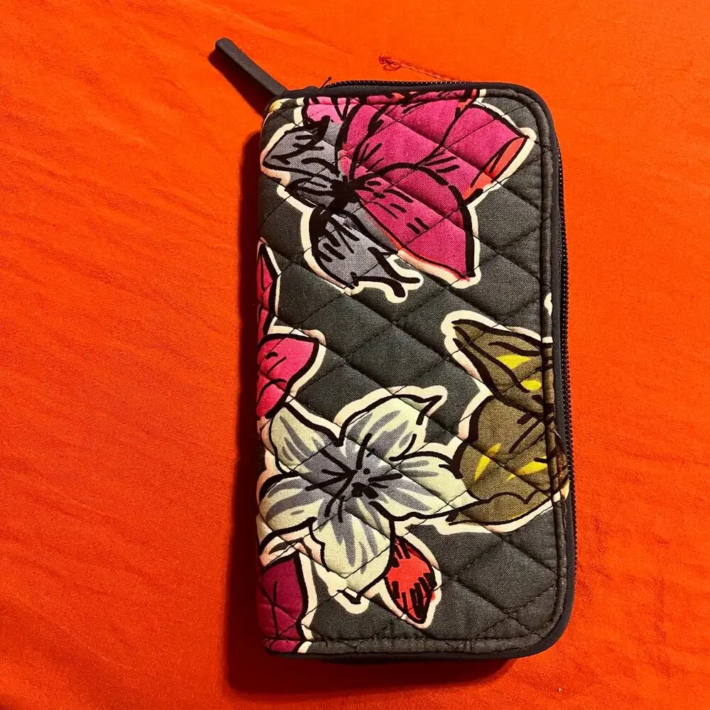 Vera Bradley RFID Georgia Zip Around Accordion Wallet-Falling Brand New - Picture 2 of 5